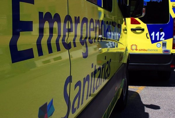 Fallecen dos personas al colisionar un turismo contra un muro en Villaverde de Abajo (León)