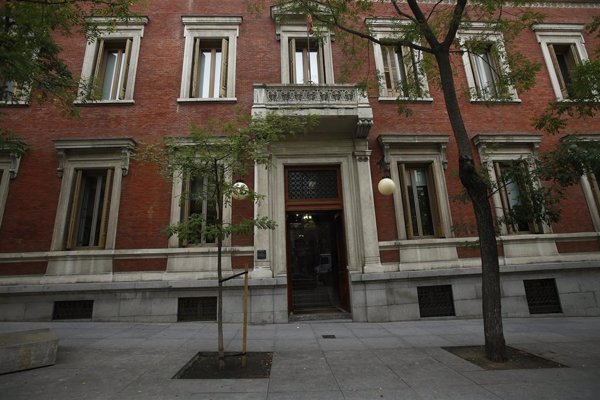 RAE convoca una plaza de académico para cubrir la vacante del catedrático Manuel Seco en el sillón A