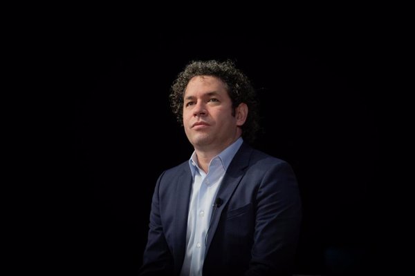 Gustavo Dudamel renuncia a la dirección de la Orquesta de París 