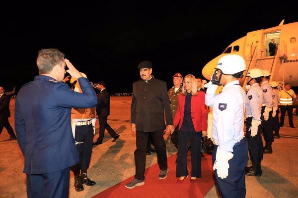 Maduro llega a Brasil en su primera visita al país desde 2015 para participar en una cumbre sudamericana