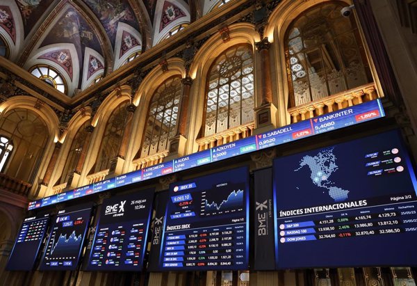 El Ibex pierde los 9.200 puntos en la media sesión tras la convocatoria de elecciones anticipadas