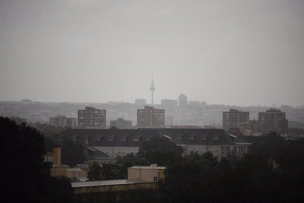 Bomberos de Comunidad de Madrid realiza una veintena de intervenciones en dos horas en la región por la lluvia