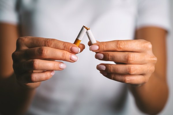 La FIP publica un nuevo manual para que los farmacéuticos apoyen el abandono del tabaco y traten la dependencia