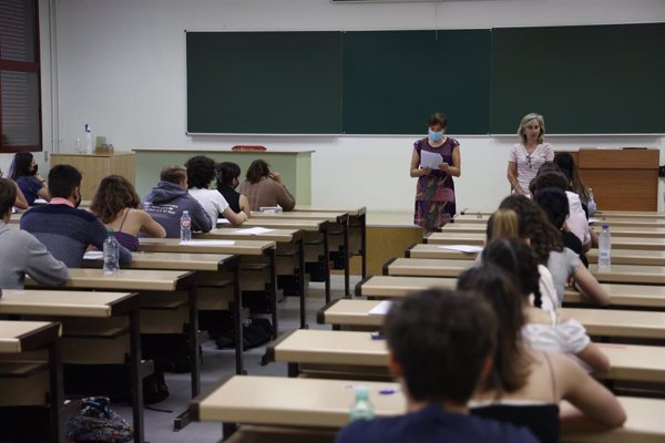 CSIF advierte de que la paralización de la nueva EBAU es 