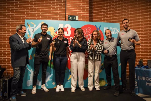 Miranda y Hernández de la Riva entregan los trofeos de la 43ª edición de los Juegos Deportivos Municipales