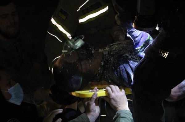 Al menos una niña fallecida y otras 22 personas heridas por el impacto de un misil ruso cerca de Dnipró