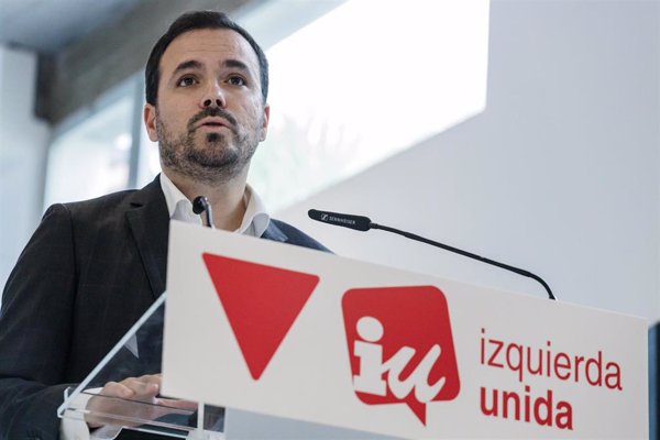 Garzón pide a las fuerzas de izquierda volcarse en Sumar y dice que renovar cargos es sano tras su renuncia