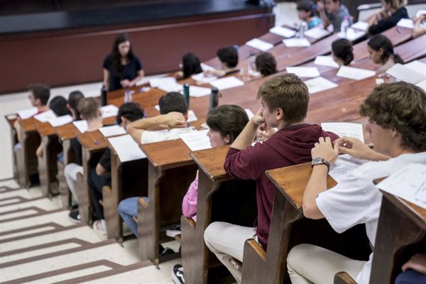 Arranca la EvAU en Madrid con los alumnos de Ciencias y con la incertidumbre de qué cambiará en 2024