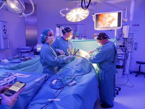 El Hospital de Sant Pau, pionero en Europa en detectar, marcar y extirpar un nódulo pulmonar en una única operación
