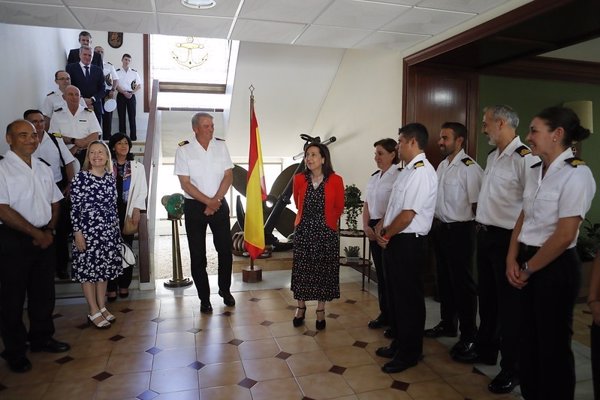 Margarita Robles destaca la importancia de la industria española de defensa en su visita al Arsenal de Cádiz