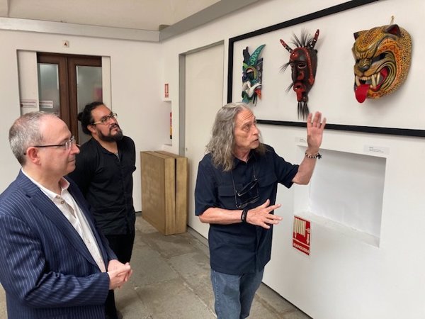 Nacho Rovira muestra en el Festival de Mérida 'Alas y viento', 42 máscaras del arte de África, Europa, América y Asia