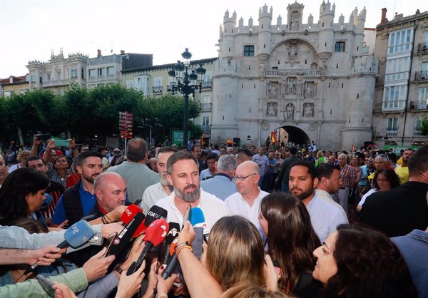 Abascal pide a Feijóo 