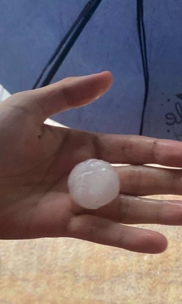 Valencia vivió este lunes una granizada de tamaño histórico, con récord de lluvia en julio desde 1987