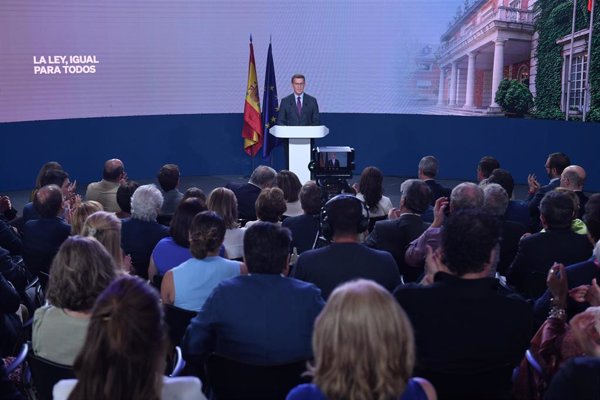 Feijóo se compromete a impulsar una