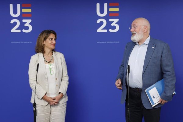 Ribera y Timmermans piden más ambición climática para rebajar las emisiones de CO2 y una transición ecológica justa