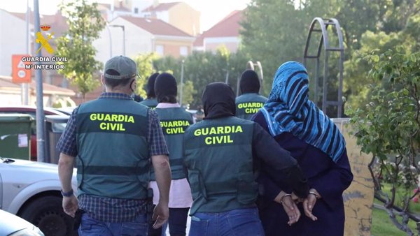 La Guardia Civil precisa que la mujer detenida en Tudela de Duero (Valladolid) era muy activa en redes en favor de Daesh