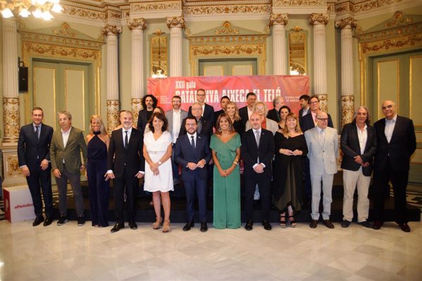 Aragonès, Erra y Collboni asisten a la gala 'Catalunya aixeca el teló' en el Liceu