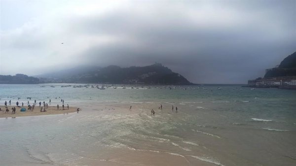 Aviso por galerna esta tarde en Euskadi, con rachas de viento de 60 km/h y descenso brusco de las temperaturas