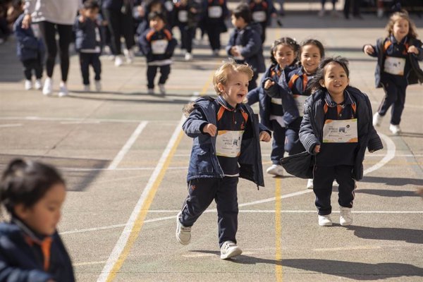 La carrera 'La Vuelta al Cole Unoentrecienmil' estima recaudar 700.000 euros para investigar la leucemia infantil