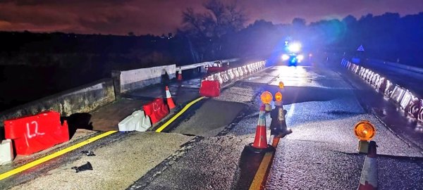 Cortada la M-301 en San Martín de la Vega(Madrid) por la rotura del puente del arroyo Culebro por el paso de Aline