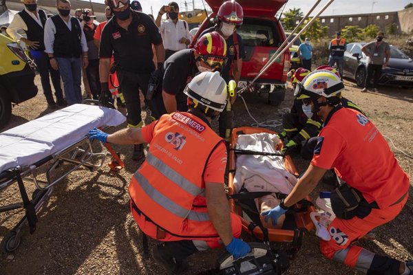 Los servicios de emergencias realizan en Marbella y San Roque (Cádiz) un gran simulacro ante un terremoto y un incendio