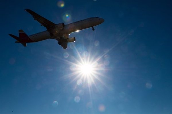 Ingenieros aeronáuticos afirman que eliminar vuelos cortos produciría daños 