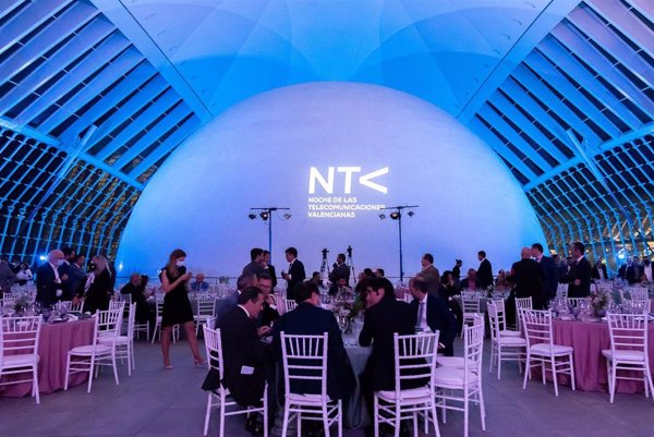 El 'padre' del Miura 1 y el director de TIC de la Generalitat, entre los premiados en la Noche de Telecomunicaciones