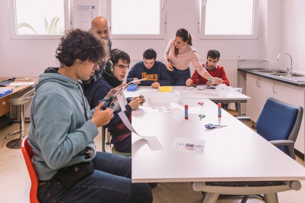 Plena Inclusión exige una reunión urgente con C. de Madrid para abordar el aumento de ratio en aulas de alumnos con TEA