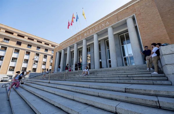 La UCM nombra el viernes doctores honoris causa a Eng Lo y Ángel María Carracedo por sus aportaciones en Medicina