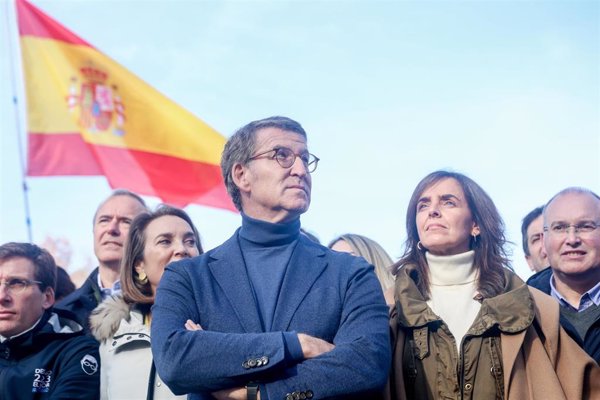 Feijóo acusa a Sánchez de