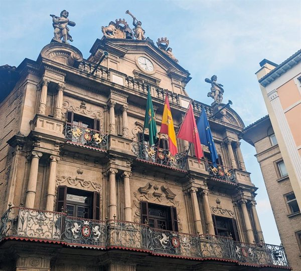 El nuevo gobierno municipal de Pamplona tendrá 10 concejalías: 7 para Bildu, dos a Geroa Bai y una a Contigo Zurekin