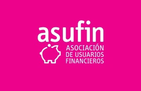 El interés de las tarjetas 'revolving' cae en 2023 y se estrecha su diferencia con las de crédito