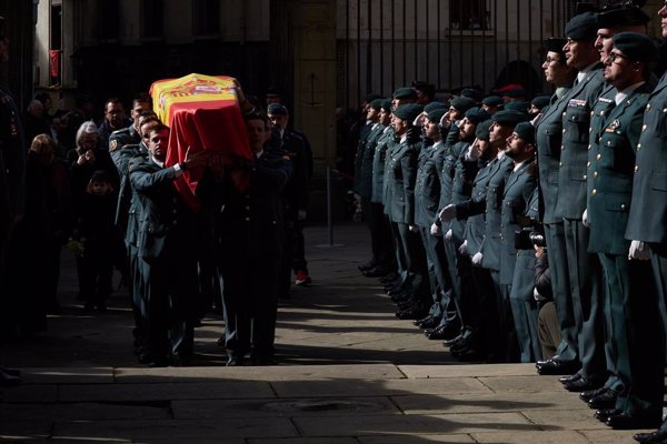 Pamplona arropa a la familia y amigos de David Pérez Carracedo, guardia civil fallecido en Barbate
