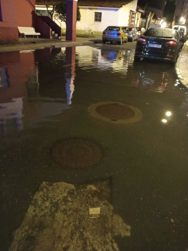 El desbordamiento del río Mandeo provoca inundaciones en varias zonas de Betanzos (A Coruña)