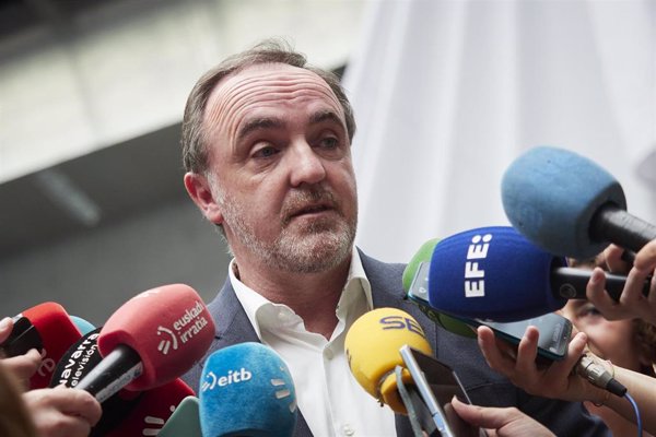 UPN y PPN felicitan a Rueda por su victoria en Galicia y el PSN evita valorar los resultados