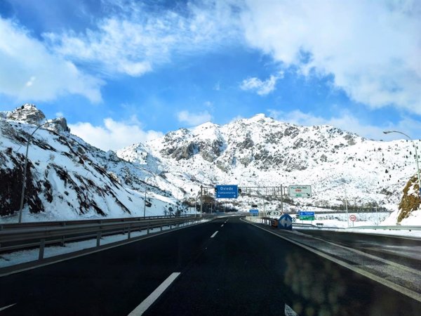 La autopista del Huerna (Asturias) está en nivel verde de circulación y hay tres puertos cerrados