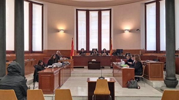 Juzgan a un profesor acusado de agresiones sexuales a un menor durante tres años en Barcelona