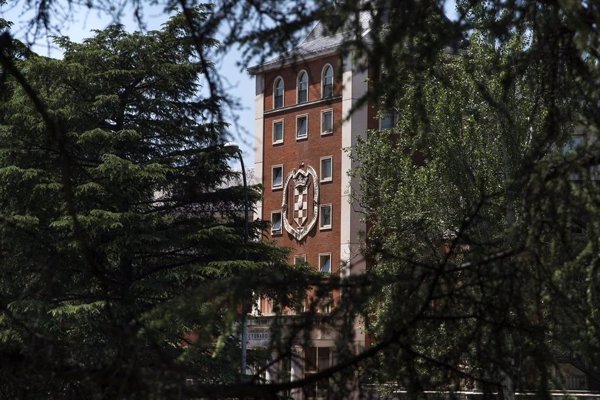 La UCM suspende este viernes las actividades de la Facultad de Geografía e Historia por la muerte de una estudiante