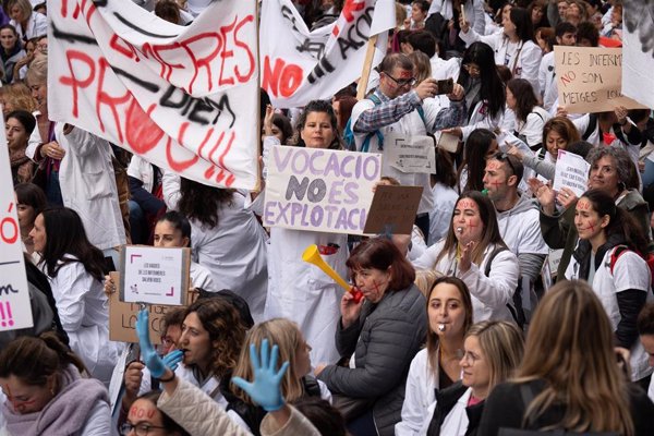 Enfermeras convocadas por SATSE se manifestarán el 8M para demandar 