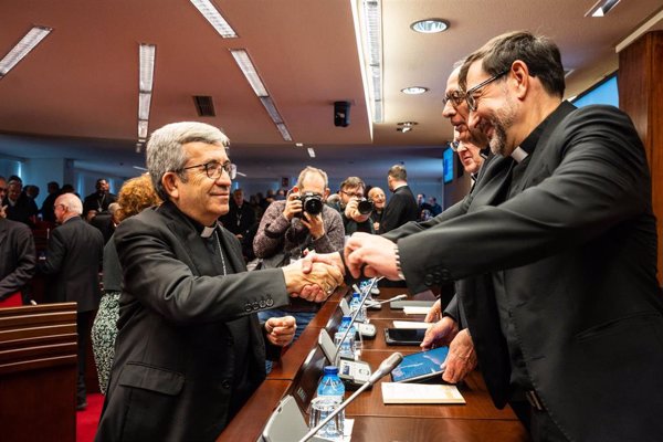Los arzobispos de Valladolid y Madrid, Luis Argüello y José Cobo, nuevos presidente y vicepresidente de la CEE