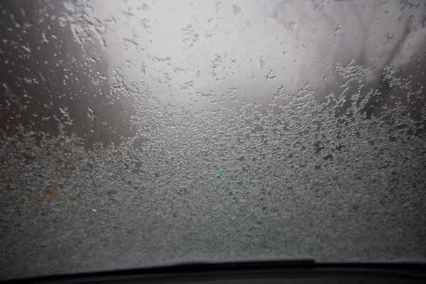 Hasta 14 comunidades autónomas y Melilla tendrán este domingo avisos por viento, nieve, lluvias y fenómenos costeros