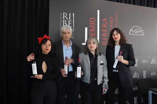 La argentina Magalí Etchebarne gana el VIII Premio Ribera del Duero de Narrativa Breve con su obra 'La vida por delante'