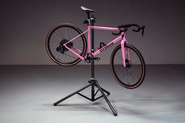 La marca de Bojan Krkic 'Guava' crea una bicicleta inspirada en Gino Bartali