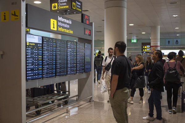 Los aeropuertos de Aena operarán 28.555 vuelos entre el Jueves Santo y el Lunes de Pascua, un 1,3% menos