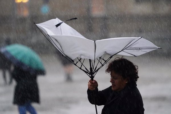 Procesiones suspendidas este Jueves Santo en Galicia por el temporal, con rachas que superan los 120 km/h