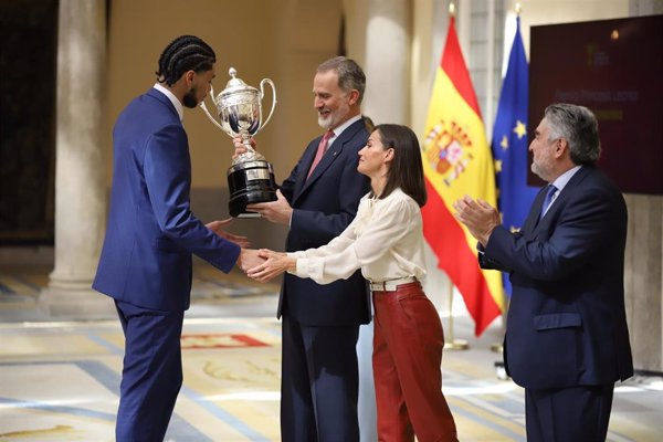 Izan Almansa: 