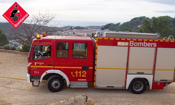 Más De 25 Efectivos De Bomberos Trabajan En La Extinción De Un Incendio En El Barranco De La 4608