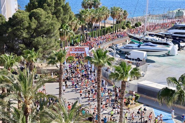 El Santa Eulària Ibiza Marathon se consolida como el evento más multitudinario de la isla