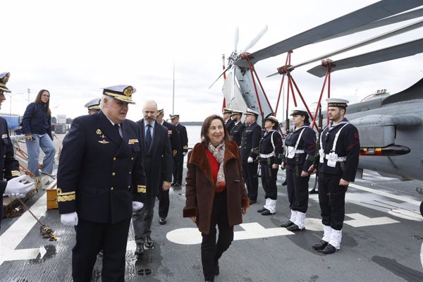 Robles elogia al mando español de la misión de la Agrupación Naval Permanente nº1 de la OTAN en Finlandia