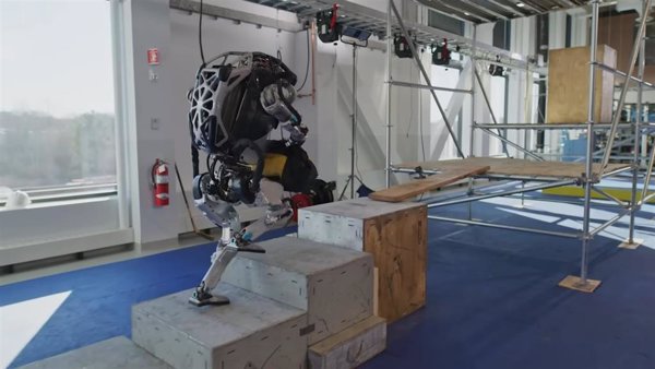 Boston Dynamics anuncia la retirada de Atlas, el robot humanoide aficionado al 'parkour'